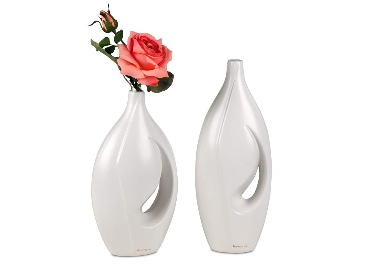 Elegante Vase mit weißer Mattglasur – 16x30cm, handgefertigte Keramik mit Relief