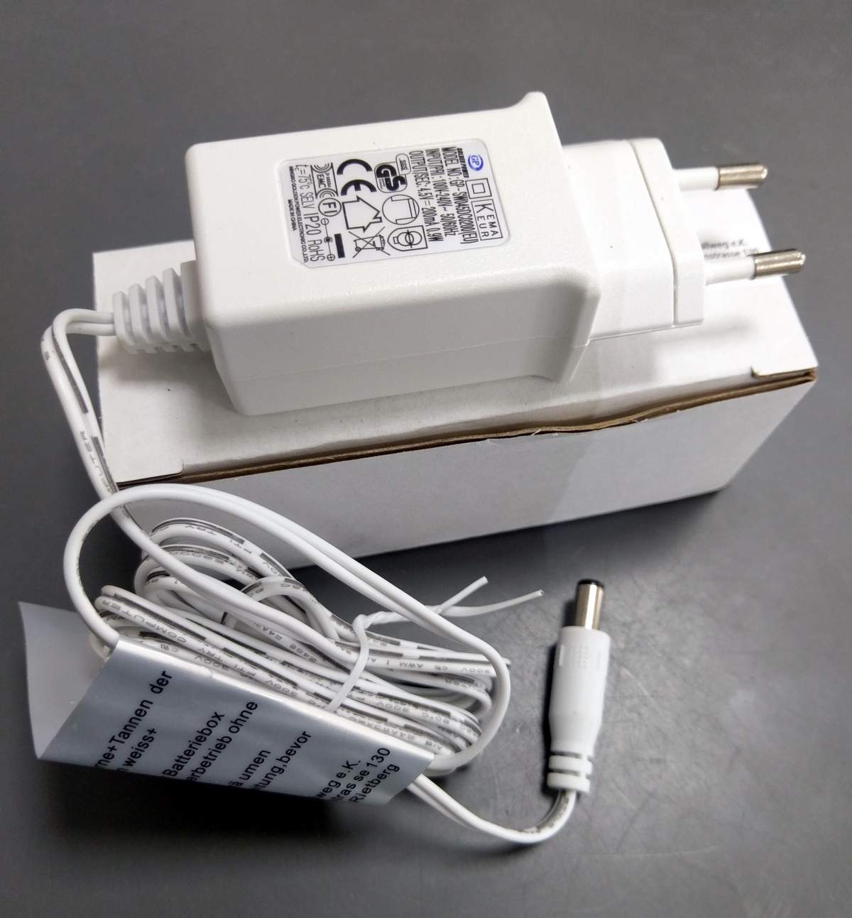 AC/DC Adapter weiss 4,5Volt/200mA